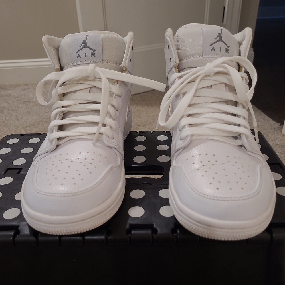 White mid Air Jordan's 1.